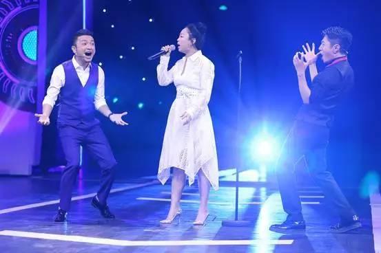 加油！向未来——挑战与机遇的世界，追寻梦想与未来的坚定信念