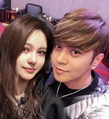 女儿们的恋爱故事/经历/观察