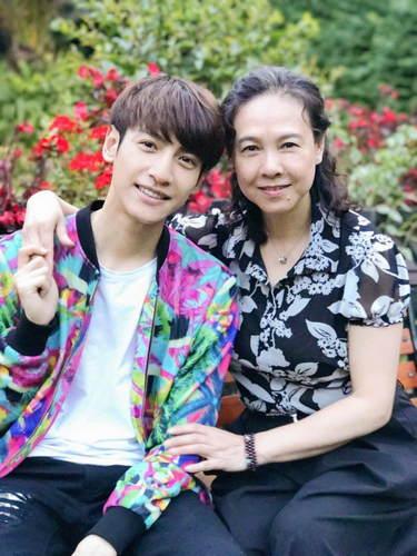 婆婆和妈妈，家庭情感与人际关系的温馨故事世界探索之旅